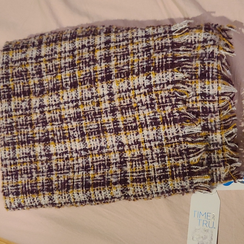 Time and Tru Blanket scarf - Picture 4 of 8